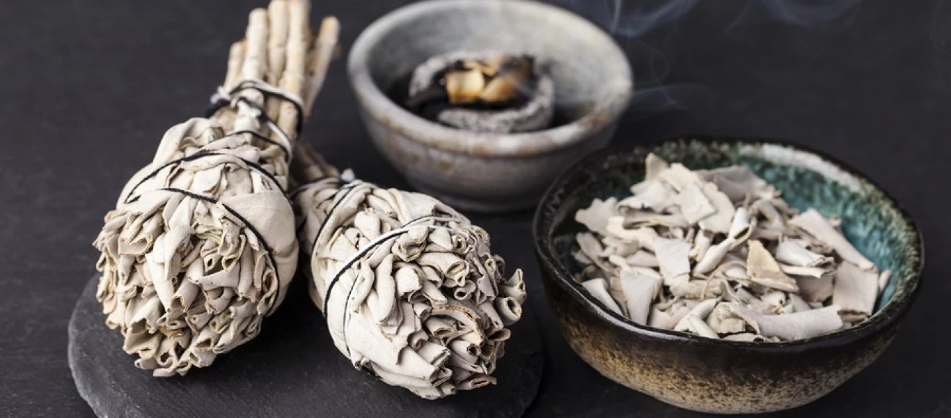 Η καύση αυτού του βοτάνου καθαρίζει τα μικρόβια από την ατμόσφαιρα